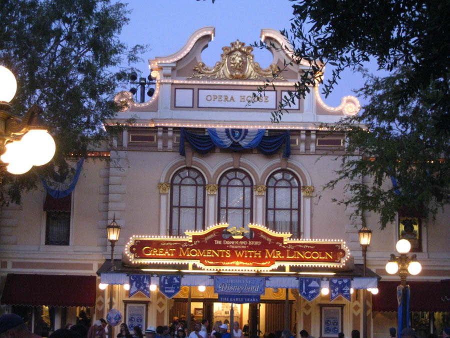 Disneyland of its 60th anniversary 7/17/2015