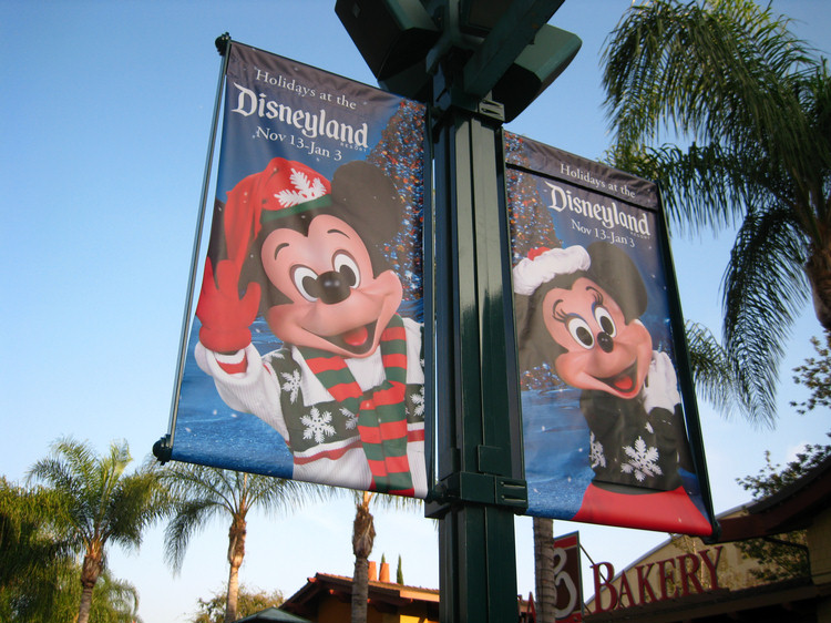 Theio's first visit to Disneyland