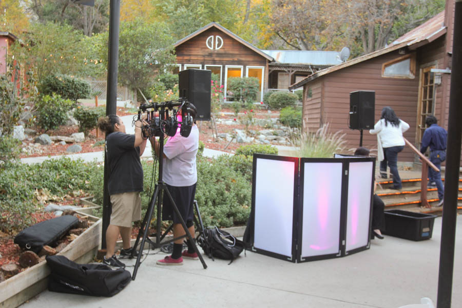 Final preparations and arrival of the guests for the Parsons/Lind wedding
