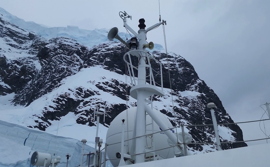 Lemaine Channel and Port Lockroy 12/13/2016