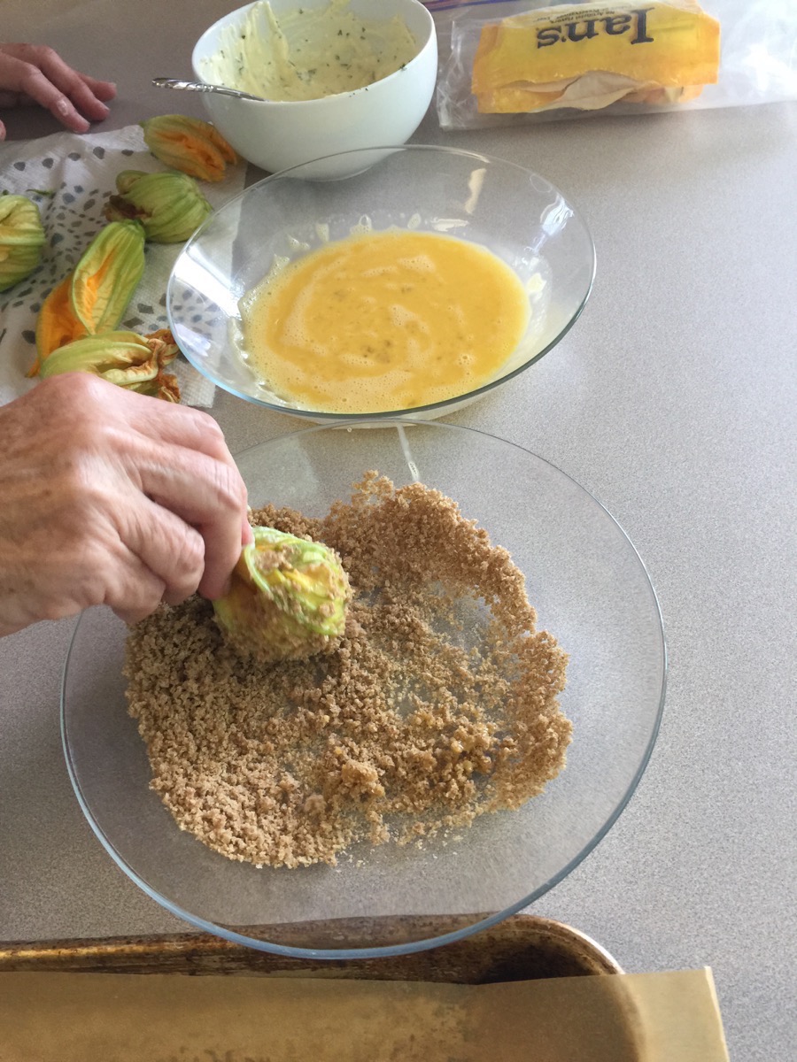 Making squash blossoms