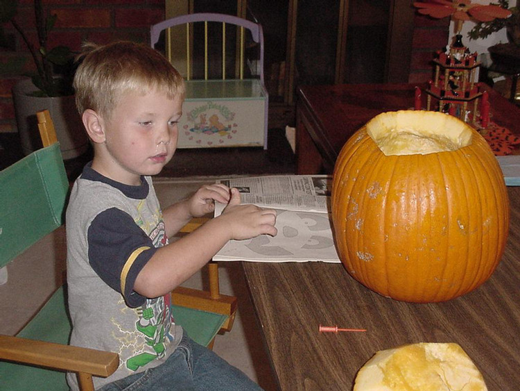 Halloween 2001 Pumpkin Carving