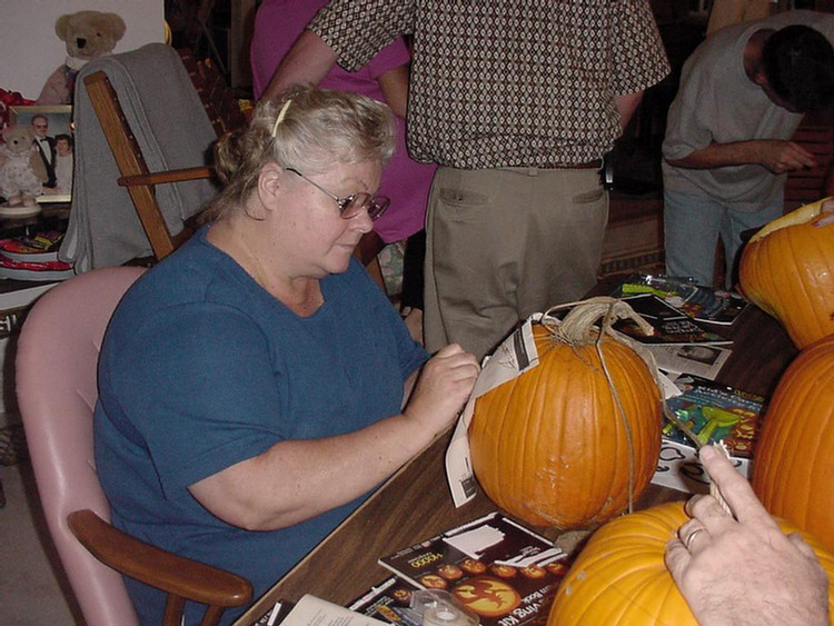 Halloween 2001 Pumpkin Carving