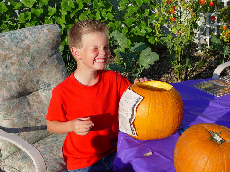 Halloween 2004 Pumpkin Carving