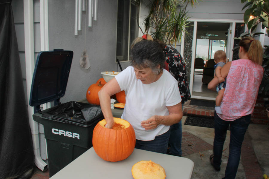 Pumpkin carving with family 10/29/2016