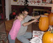 Pete and kids carve the punkin