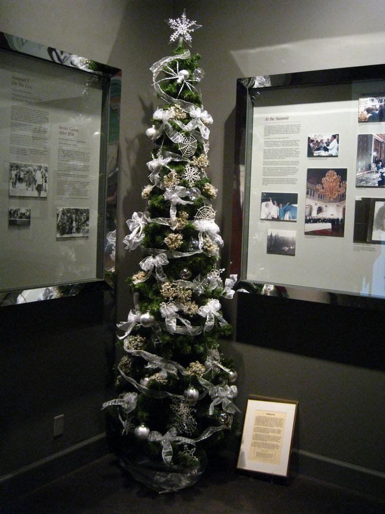 Nixon library Christmas trees 1/8/2010