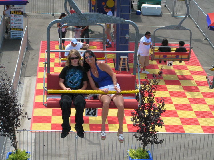 Jeanette visits the fair on
 day two 2008