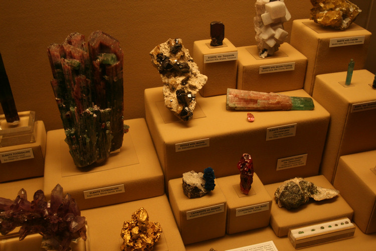 LANHM Gems And Minerals