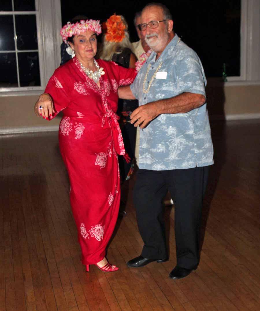 Dancing in Hawaii with the Rondeliers July 2014