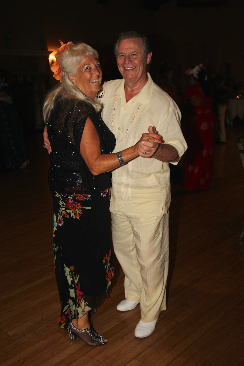 Dancing in Hawaii with the Rondeliers July 2014