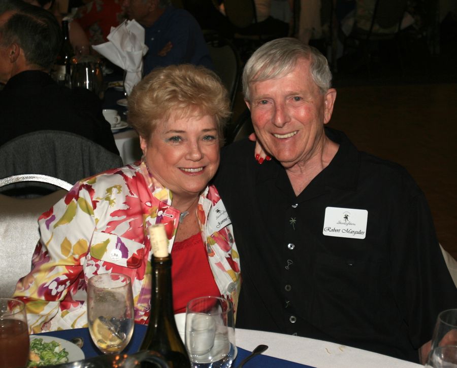 Dinner is served at the 2011 Starlighters Summer Casual Dance