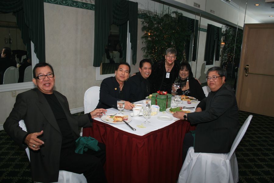 Dinner time at the Starlighters Winter Formal