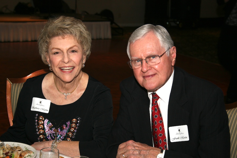 Who was at the Yorba Linda Country Club for the Starlighters January 2012 dance?