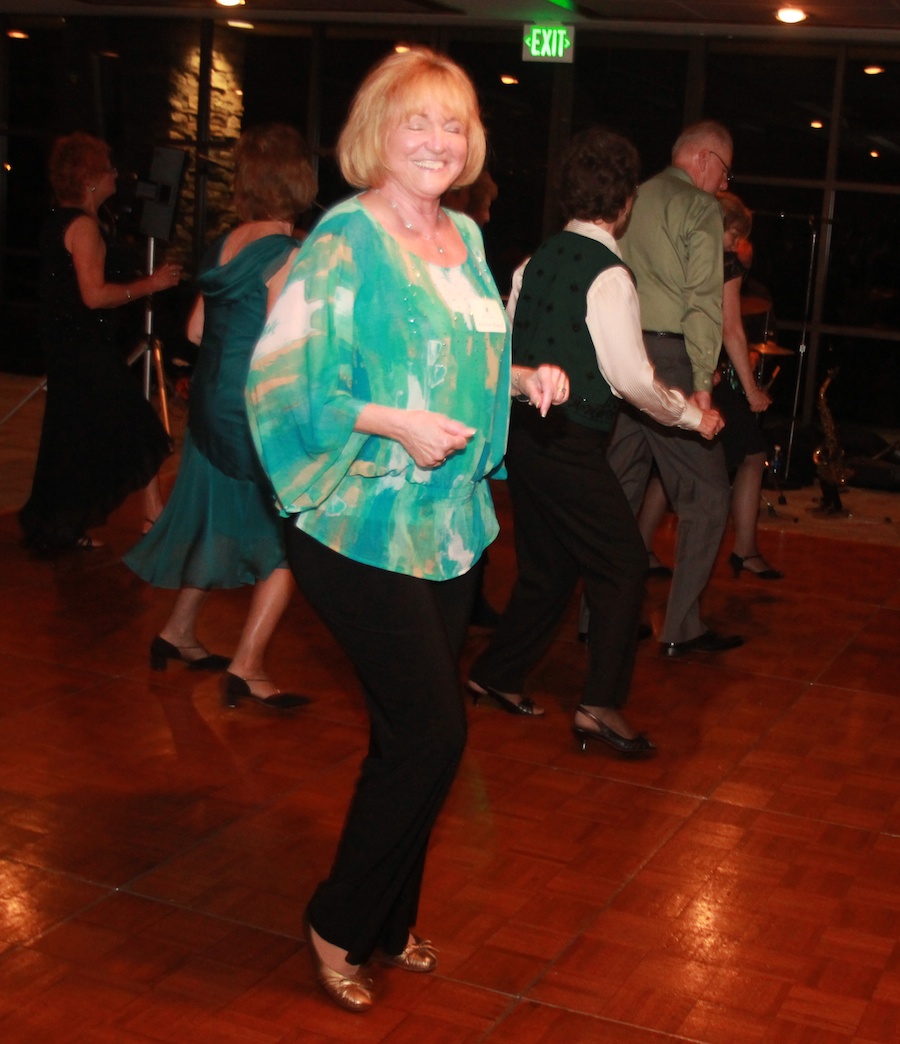 Who was at the Starlighter's March 2013 dance at Alta Vista Country Club??