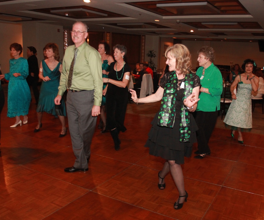 Who was at the Starlighter's March 2013 dance at Alta Vista Country Club??