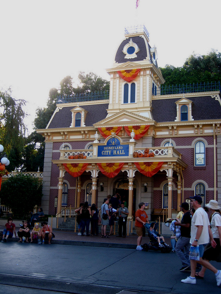 Disneyland Life Day 12 2009