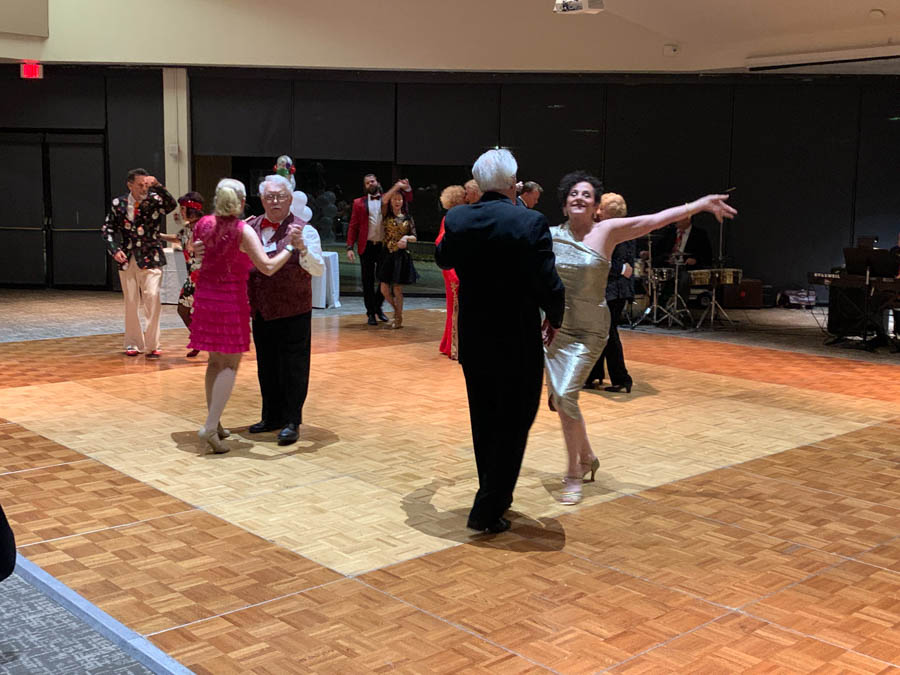 Toppers Dance Club Mistletoe Ball 12/20/2019