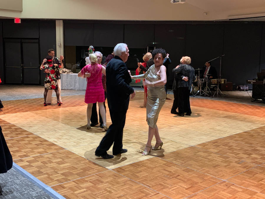Toppers Dance Club Mistletoe Ball 12/20/2019