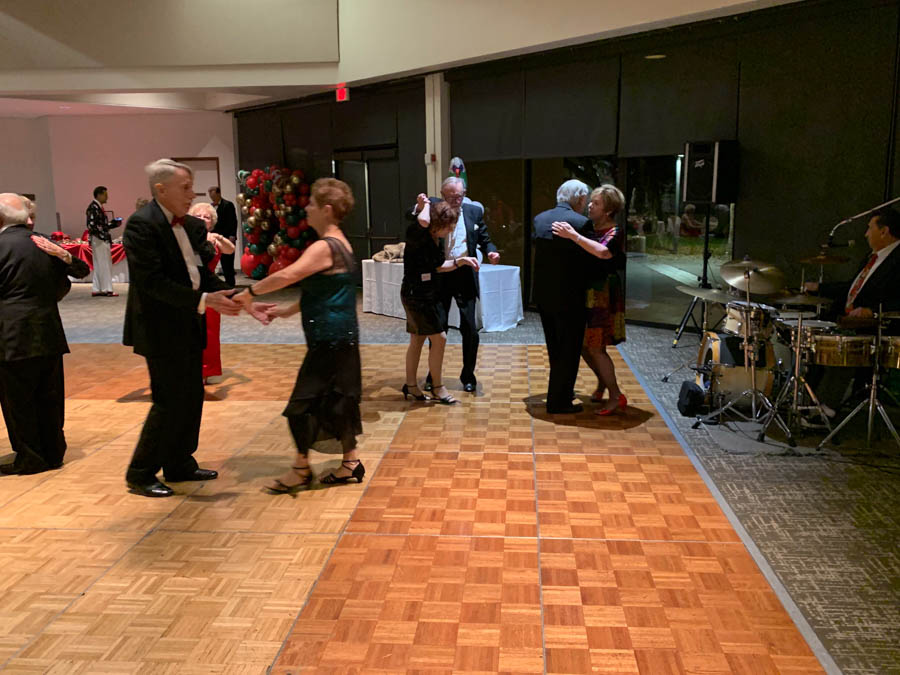 Toppers Dance Club Mistletoe Ball 12/20/2019