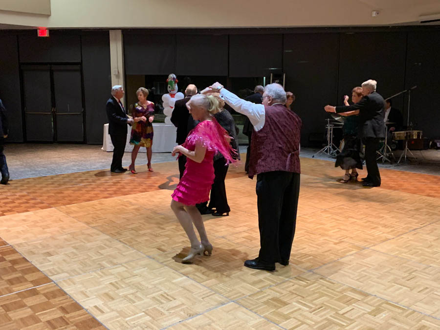 Toppers Dance Club Mistletoe Ball 12/20/2019