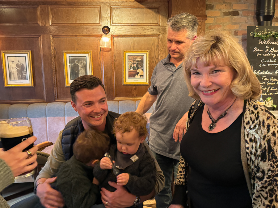 Day 8 Meet And Greet At A Pub
