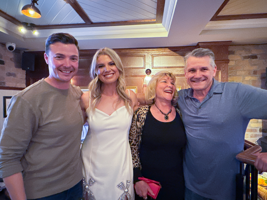 Day 8 Meet And Greet At A Pub
