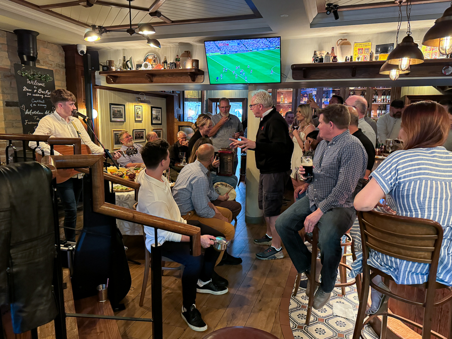 Day 8 Meet And Greet At A Pub