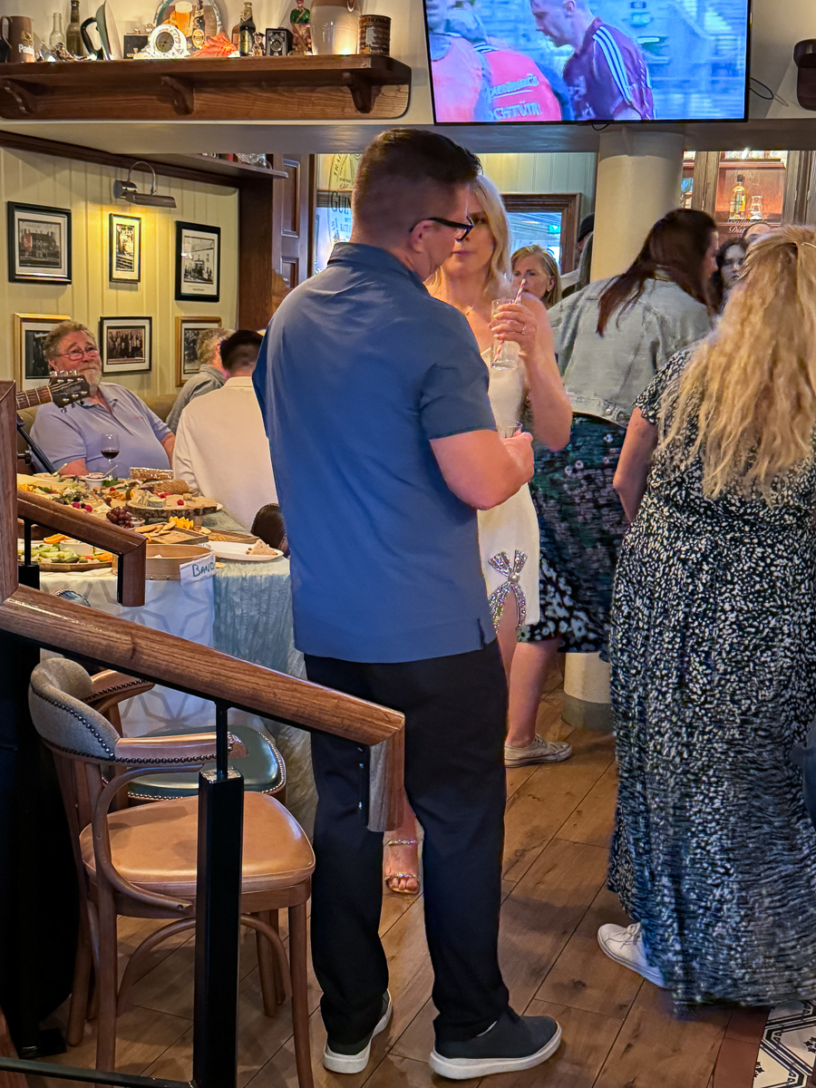 Day 8 Meet And Greet At A Pub