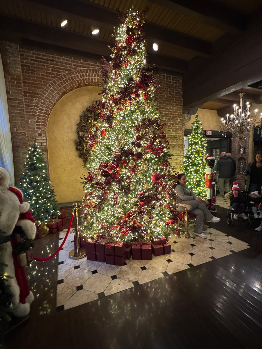 2025-12-28 Riverside Mission Inn Dinner With The Dudas