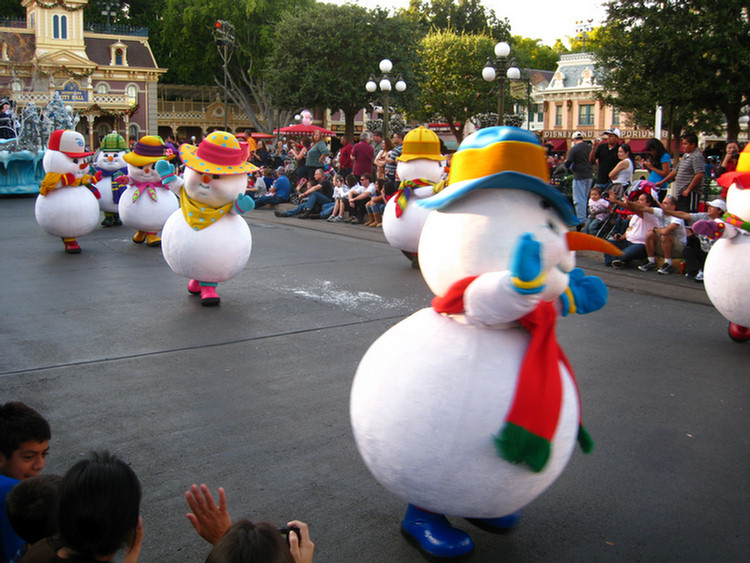 Disneyland Christmas Parade With Hannah