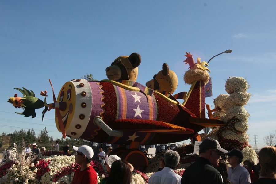 New Years 2012 Rose Parade floats