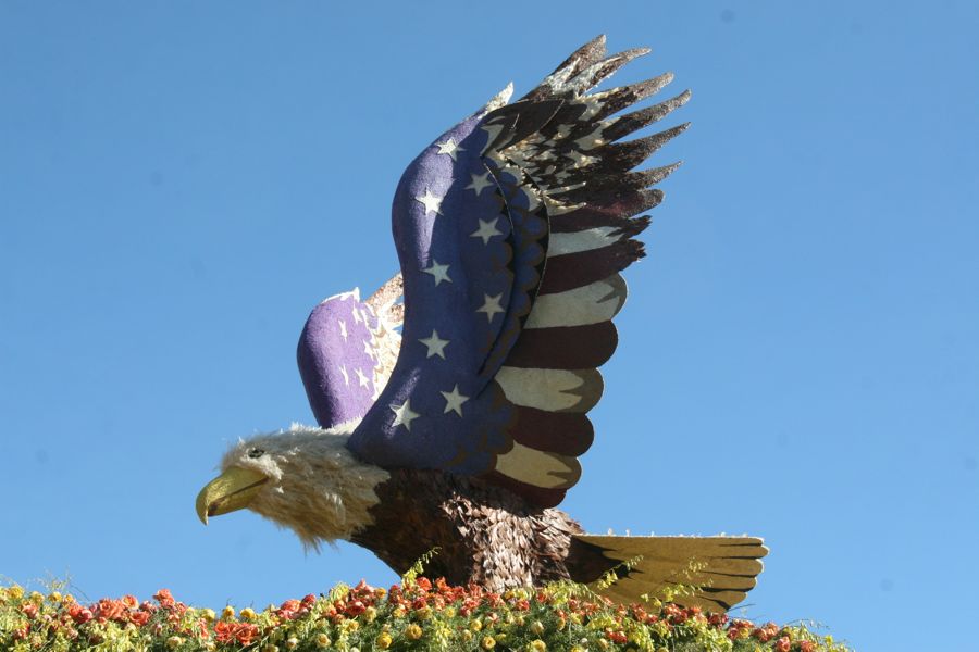 New Years 2012 Rose Parade floats