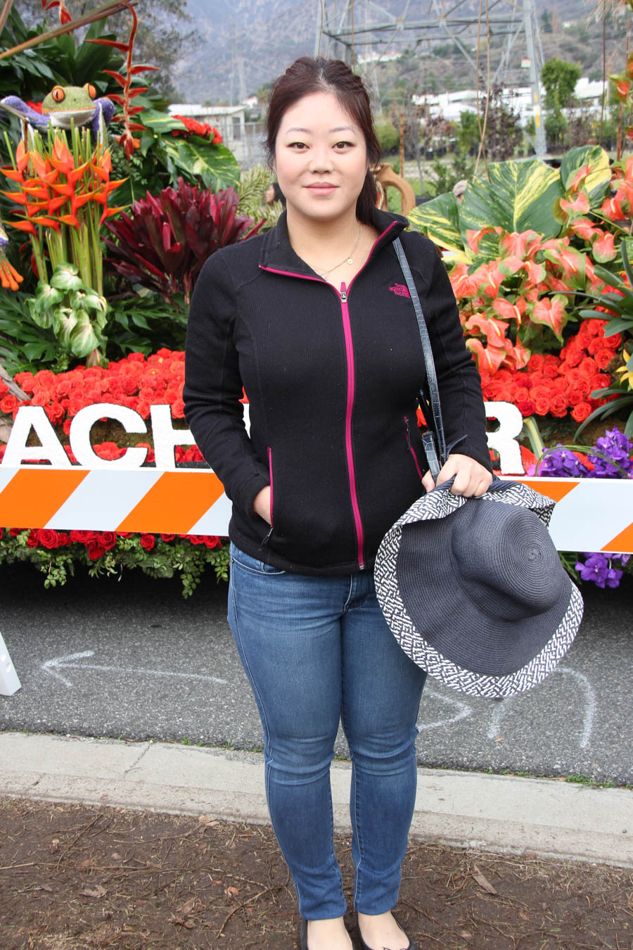 Walking the 2017 Rose Parade Floats with Joanna 1/3/2017