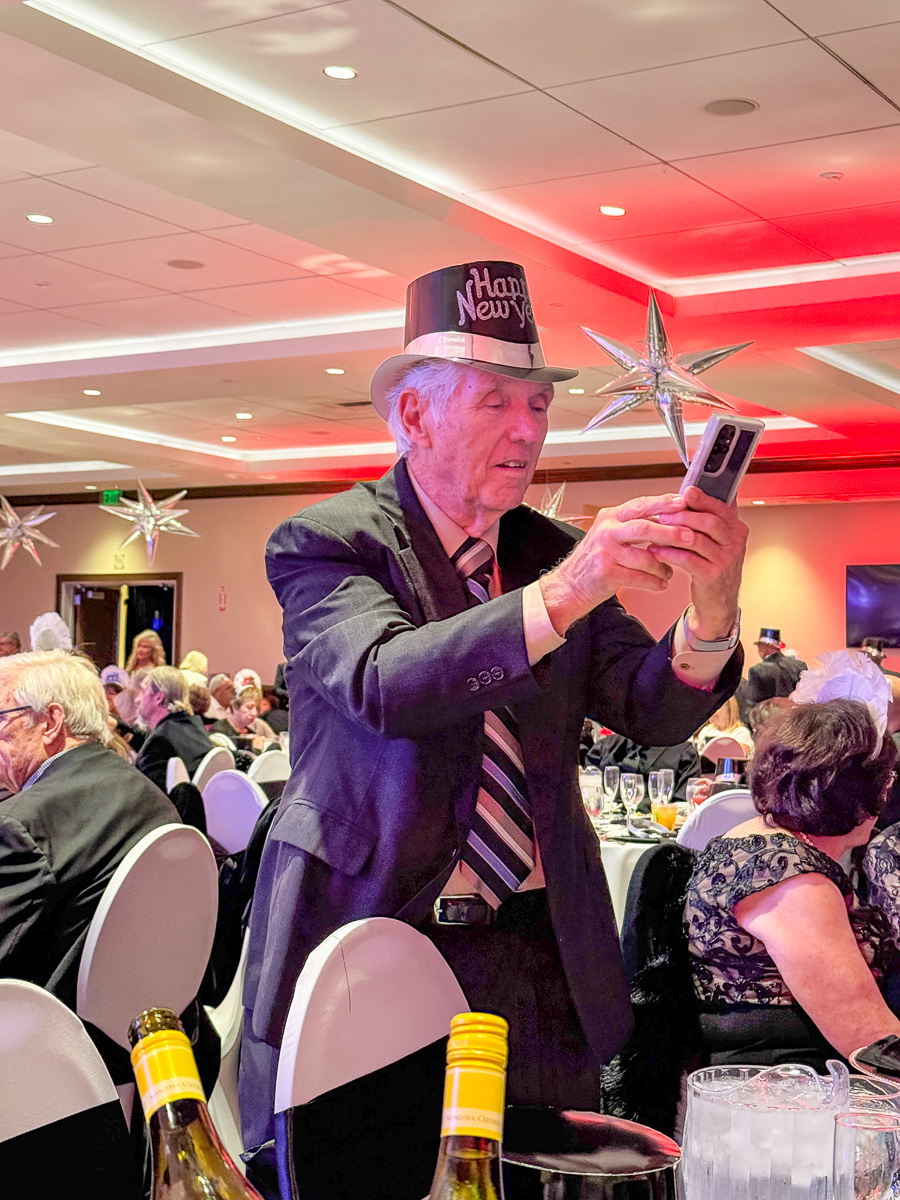 2024-112-31 New Years Eve 2025 At The Santa Ana Elks