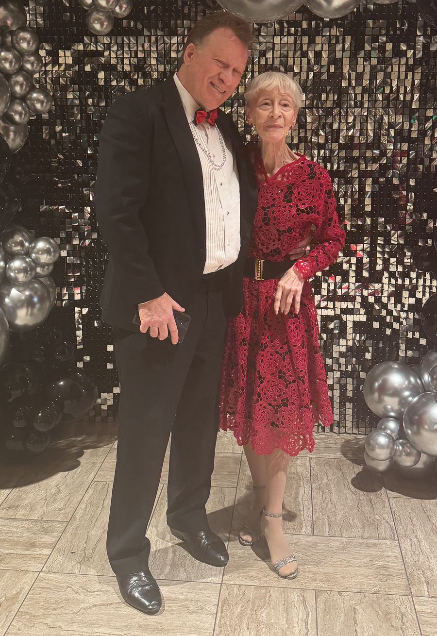 2024-112-31 New Years Eve 2025 At The Santa Ana Elks