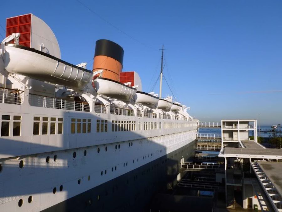 Dancing on the Queen Mary August 2014