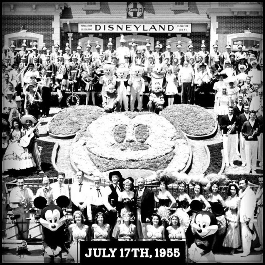 Disneyland of its 60th anniversary 7/17/2015