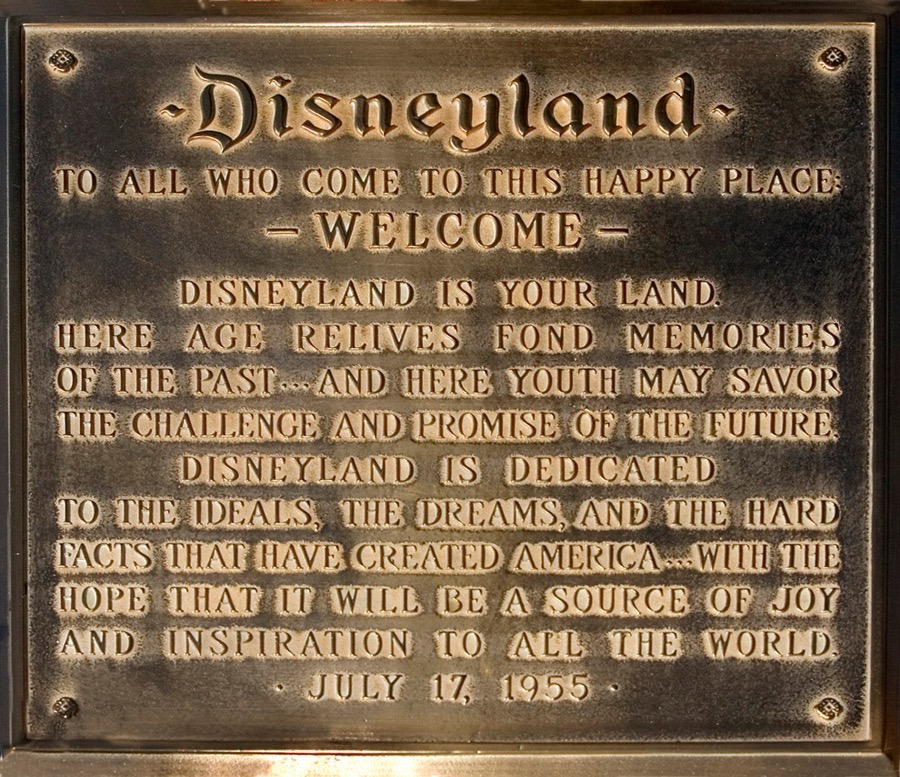 Disneyland of its 60th anniversary 7/17/2015