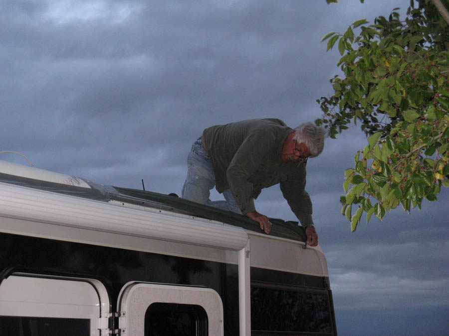 Bob and Sandy head for home after a 30 day motorhome adventure