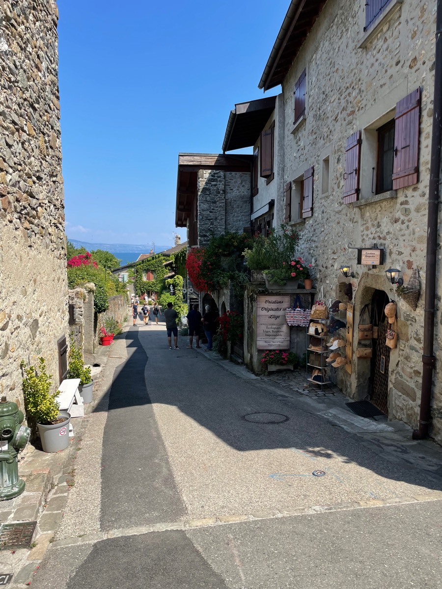 2025-08 Bob & Donna Go To Europe