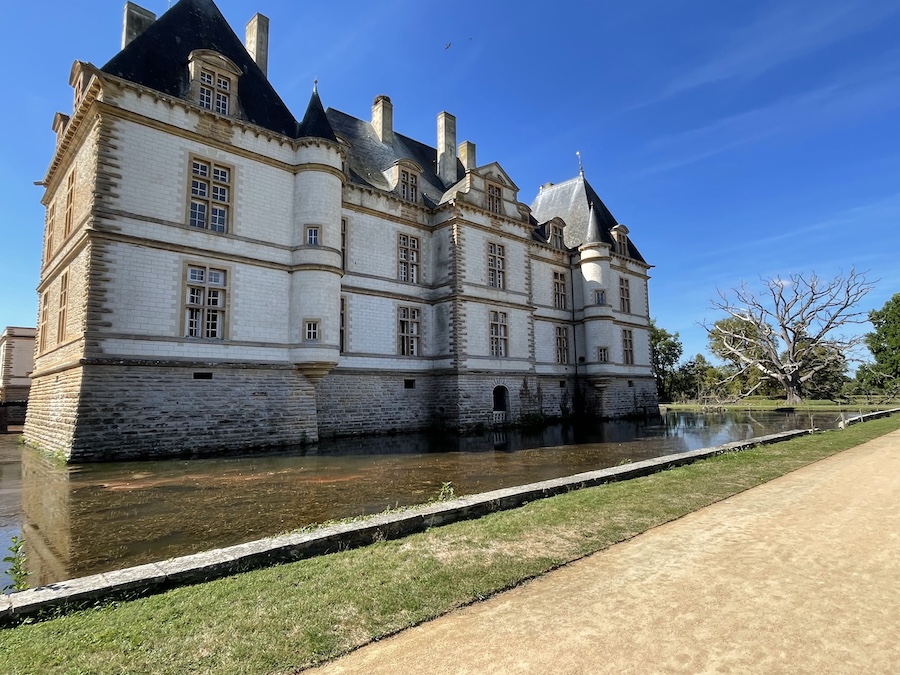 2025-08 Bob & Donna Go To Europe