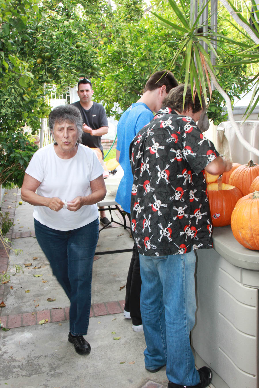 Pumpkin carving with family 10/29/2016