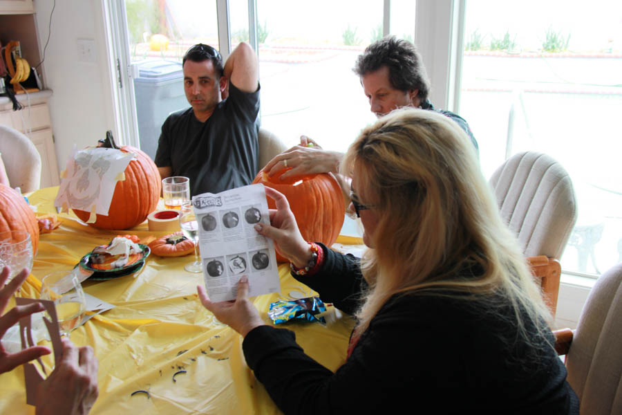 Pumpkin carving with family 10/29/2016