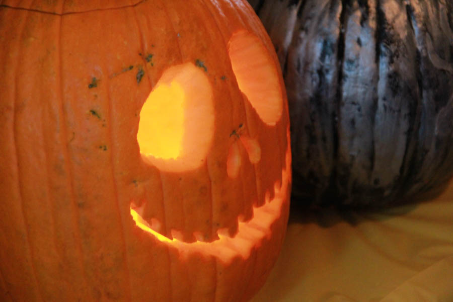 Pumpkin carving with family 10/29/2016