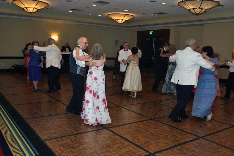 Post dinner dancing 2013-08-10 Nightlighters