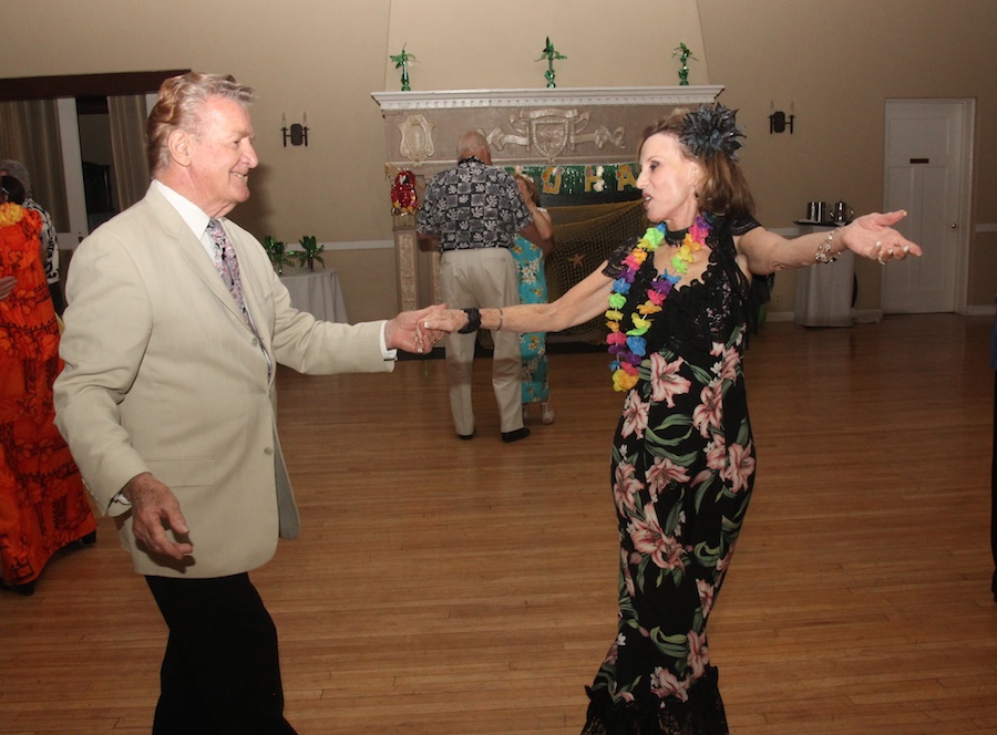 Dancing in Hawaii with the Rondeliers July 2014