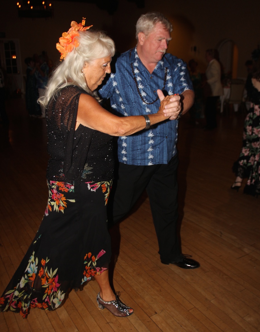 Dancing in Hawaii with the Rondeliers July 2014