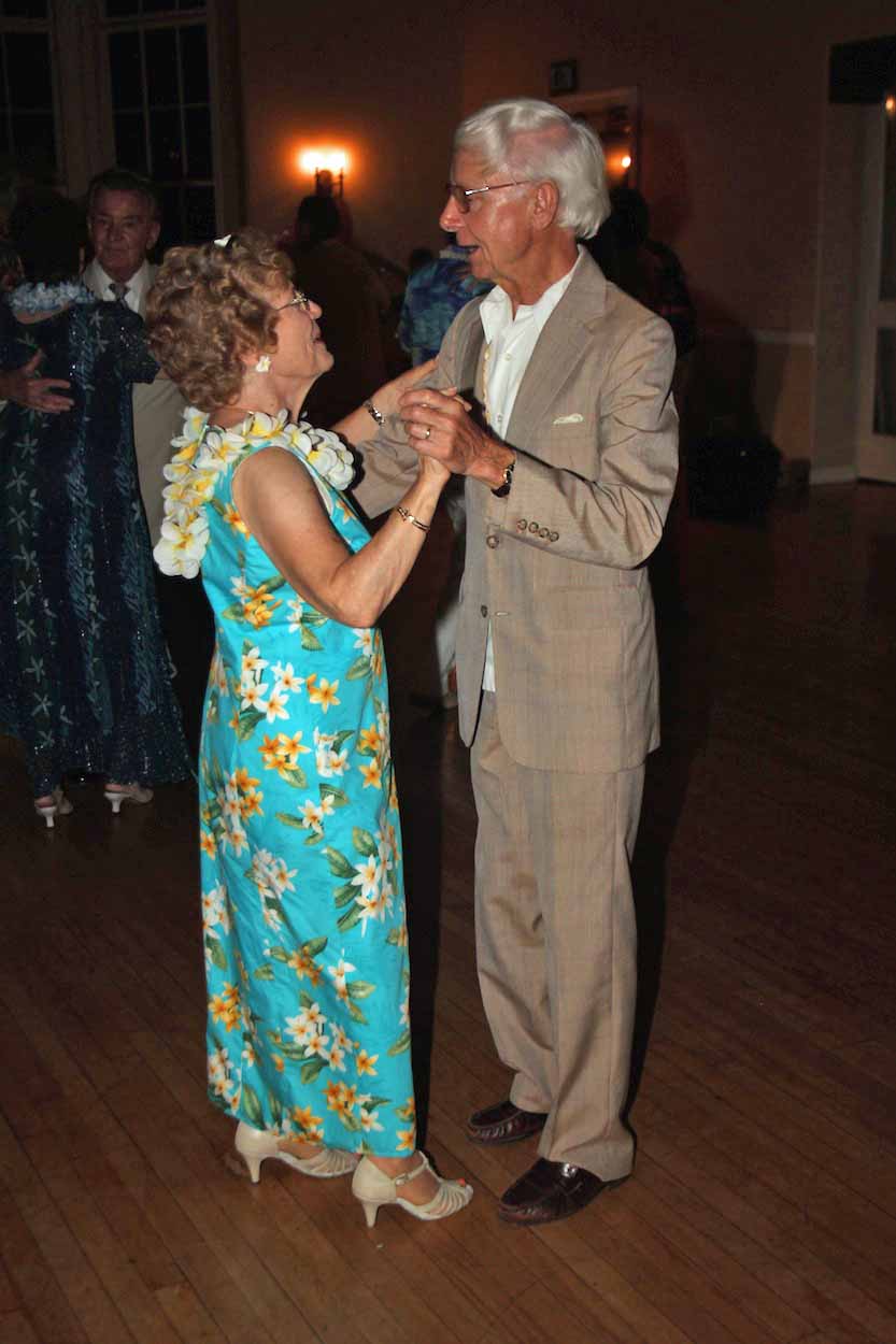 Dancing in Hawaii with the Rondeliers July 2014