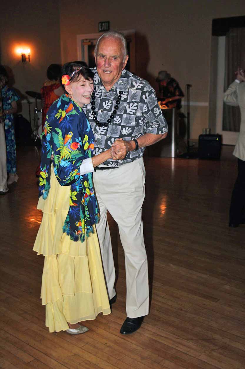 Dancing in Hawaii with the Rondeliers July 2014